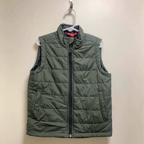 Vest bundle! 4 boy’s outerwear vest - Picture 2 of 6
